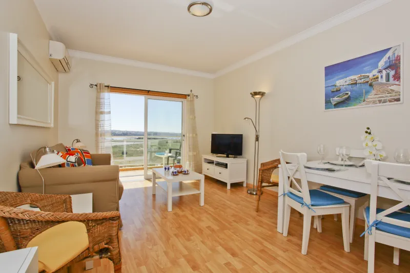 De woonkamer van Vila Arade